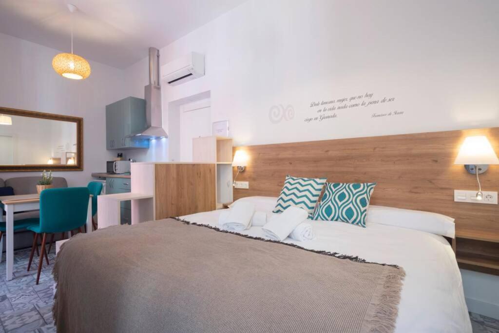 Rosarioseis Loft Corral Del Carbon Apartment Гранада Екстериор снимка